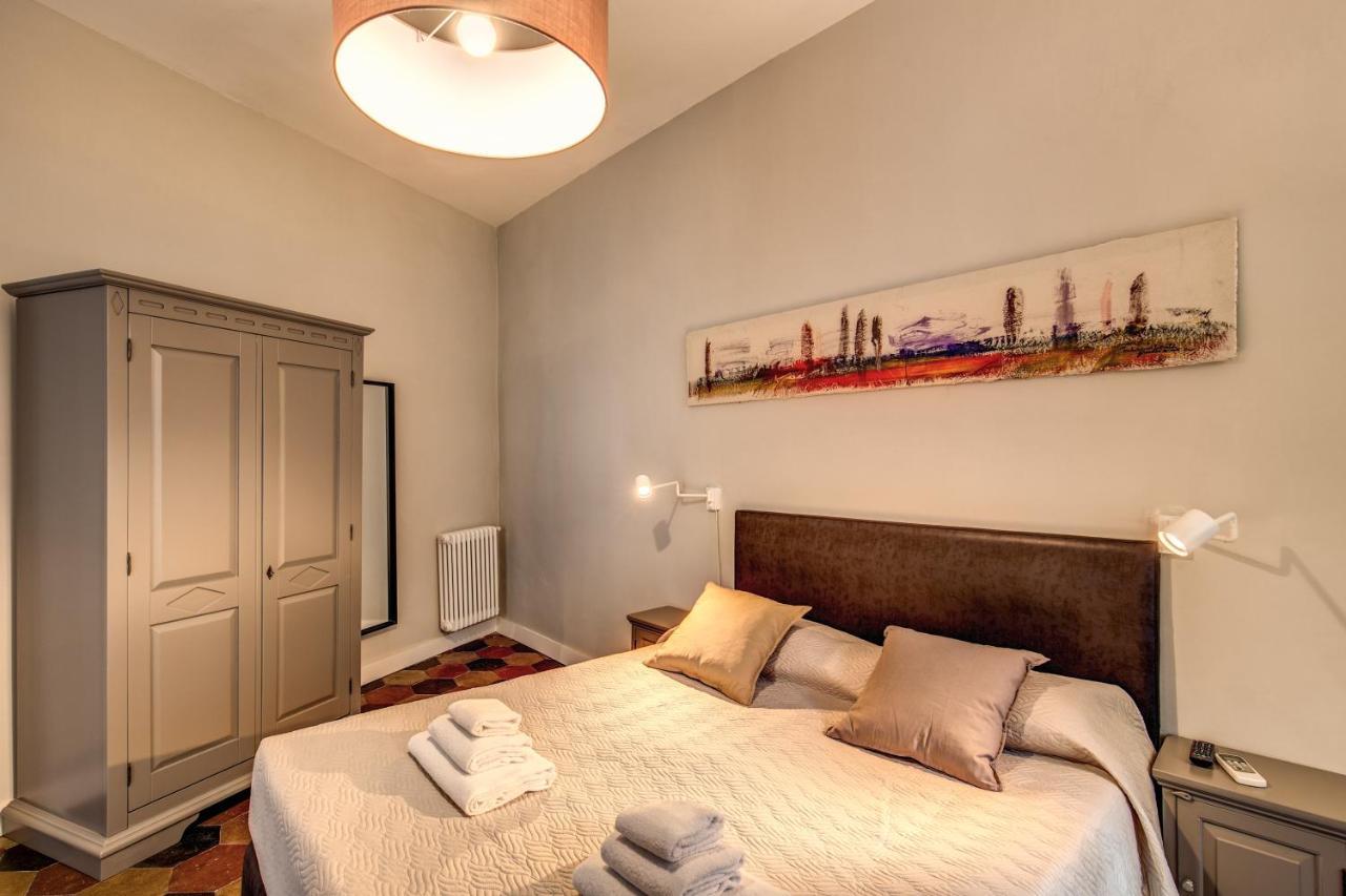 Rr Apartments Campo Dei Fiori Rom Exterior foto